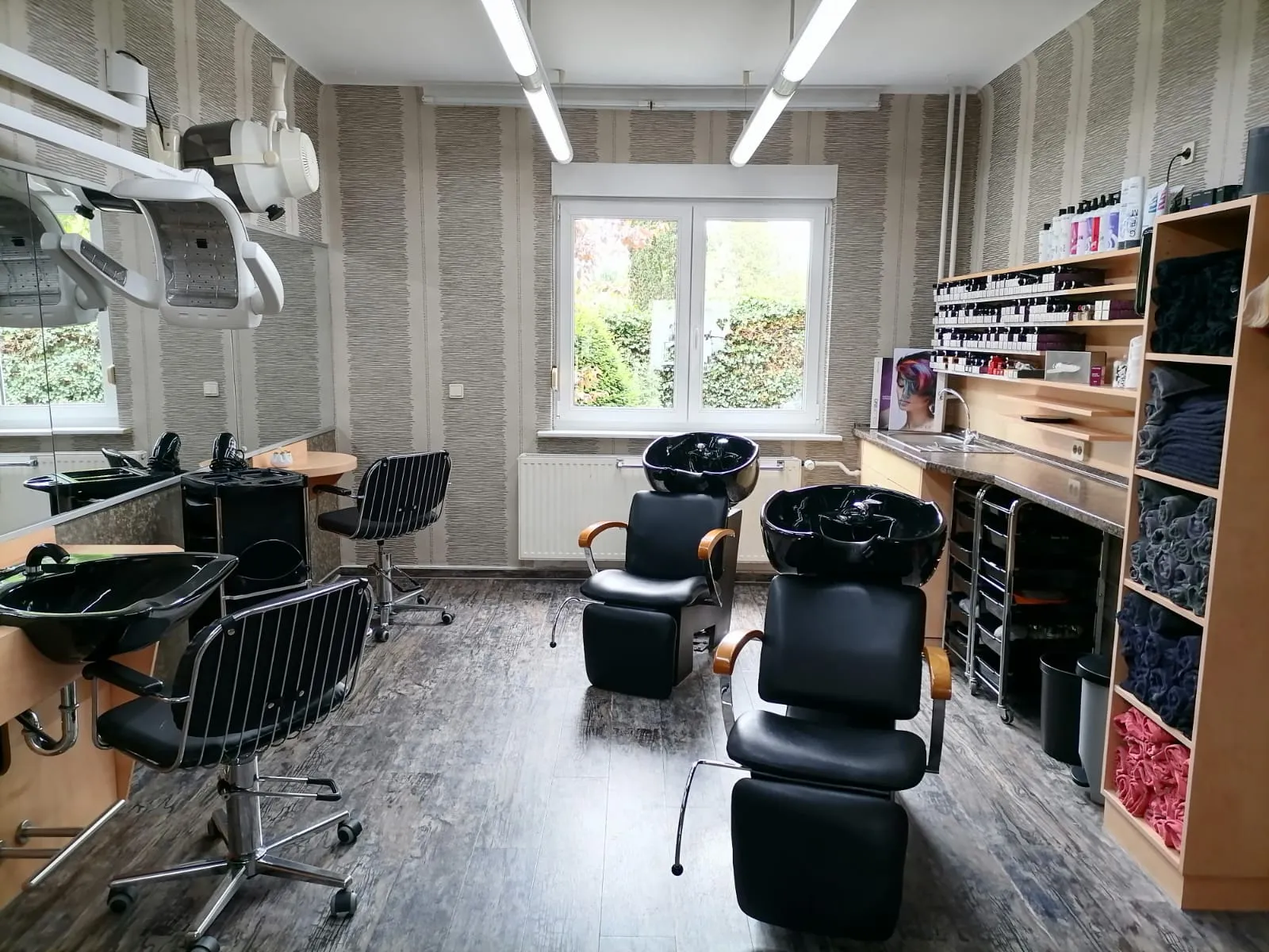 B. Walter Friseurstudio